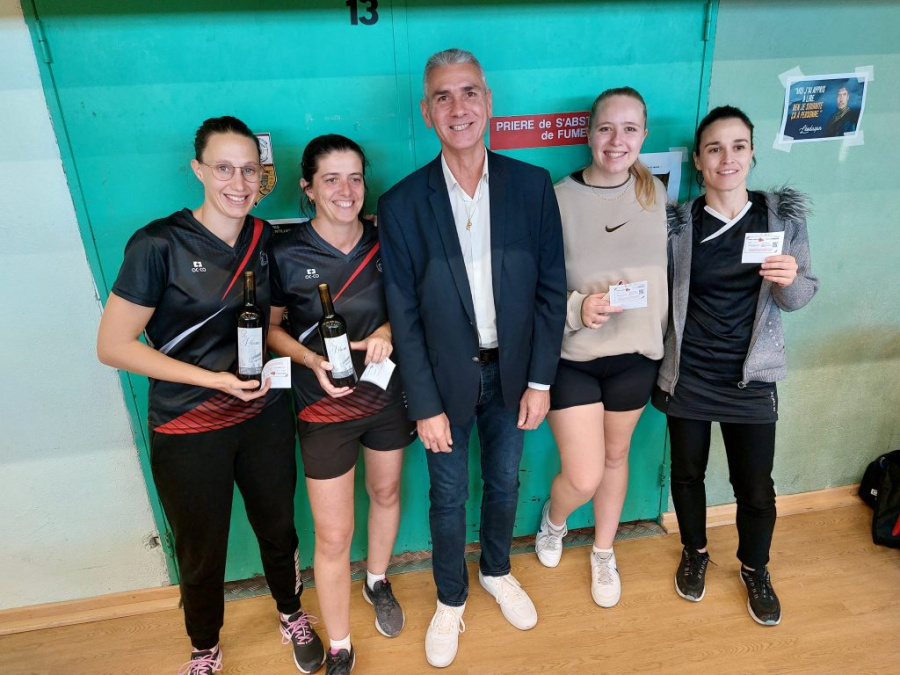 Victoire pour Candice et Laetitia en série 1 au tournoi de PELISSANNE