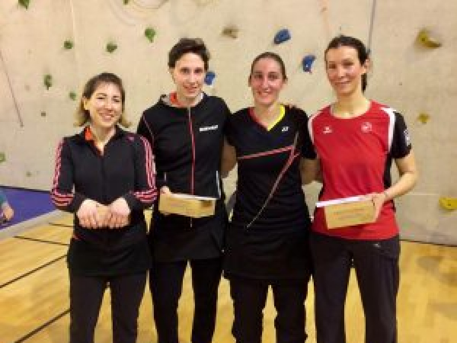 22/ Victoire au tournoi d’EYGUIERES pour Mélanie PAPOT avec Mélanie DAROLD (ISB) en DD R4/R5 contre Maîlis Nivet (BS) et Candice Gomez (BS).