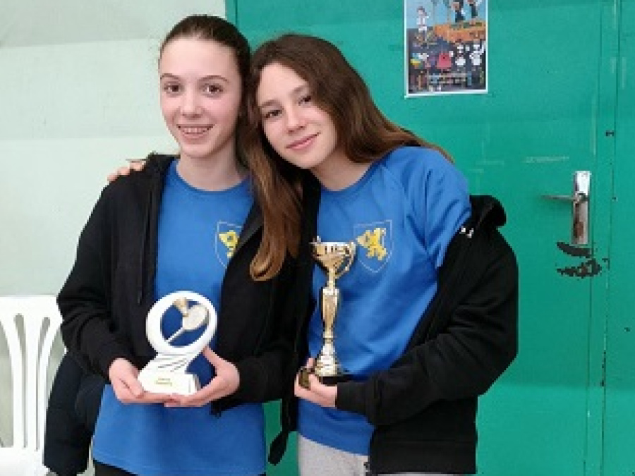 Simple dame U15 Minime Série 2 : Victoire de Romane TRESCAZES et Finale pour Manon DAVIN